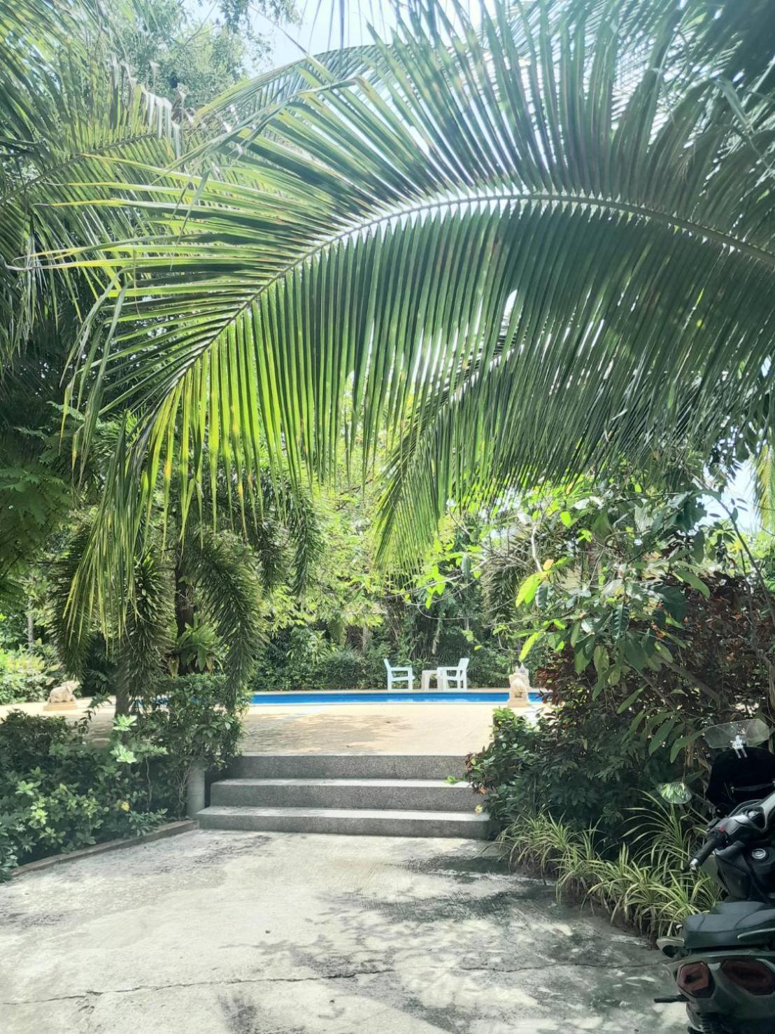 Samran Resort Chalong Exteriör bild